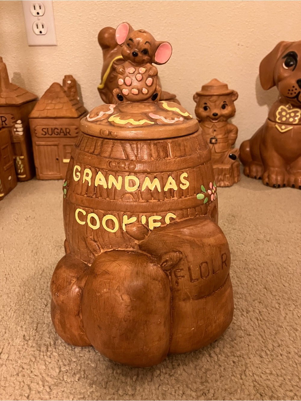 Grandmas Cookies Ceramic Cookie Jar with Mouse Lid